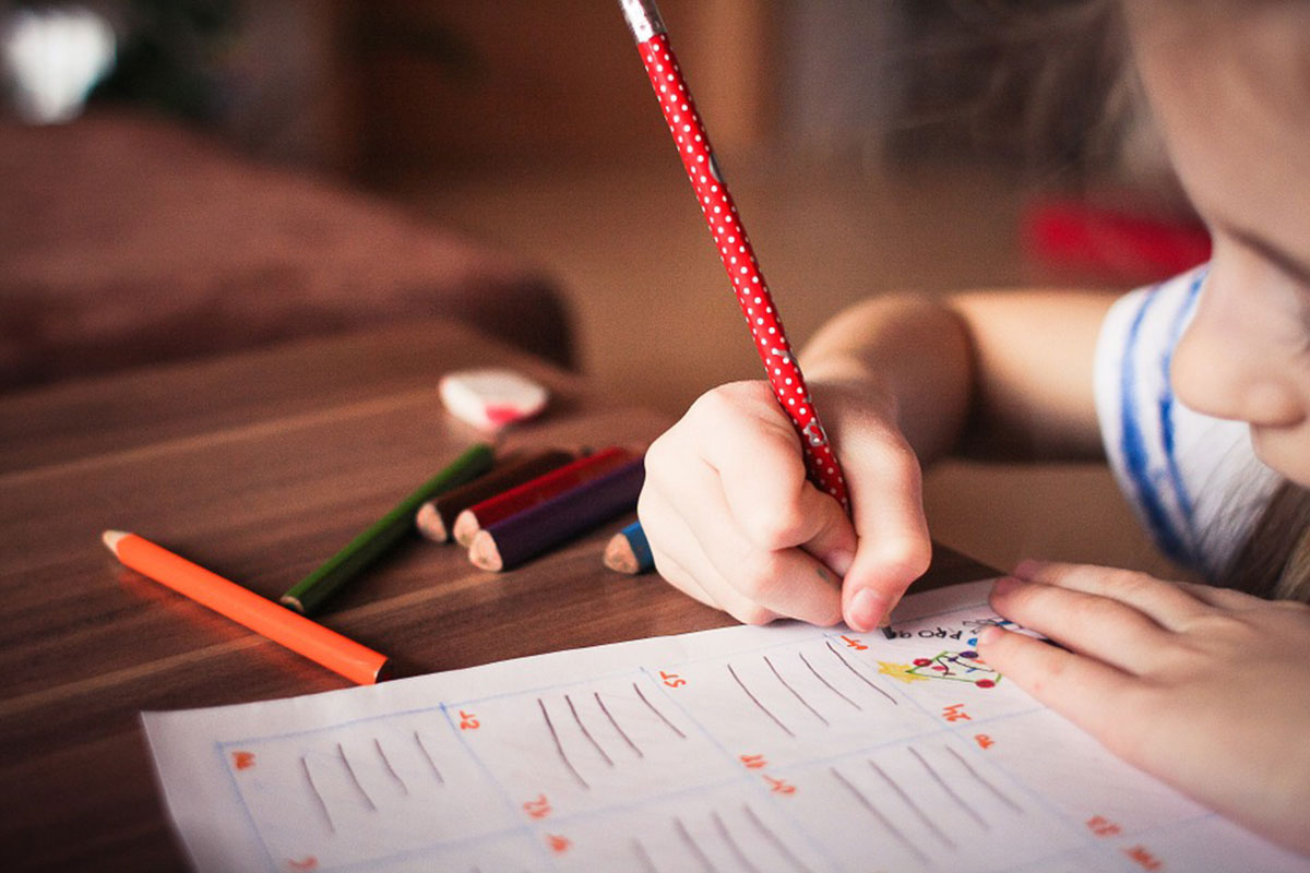 Kako naučiti dete da pravilno drži olovku?